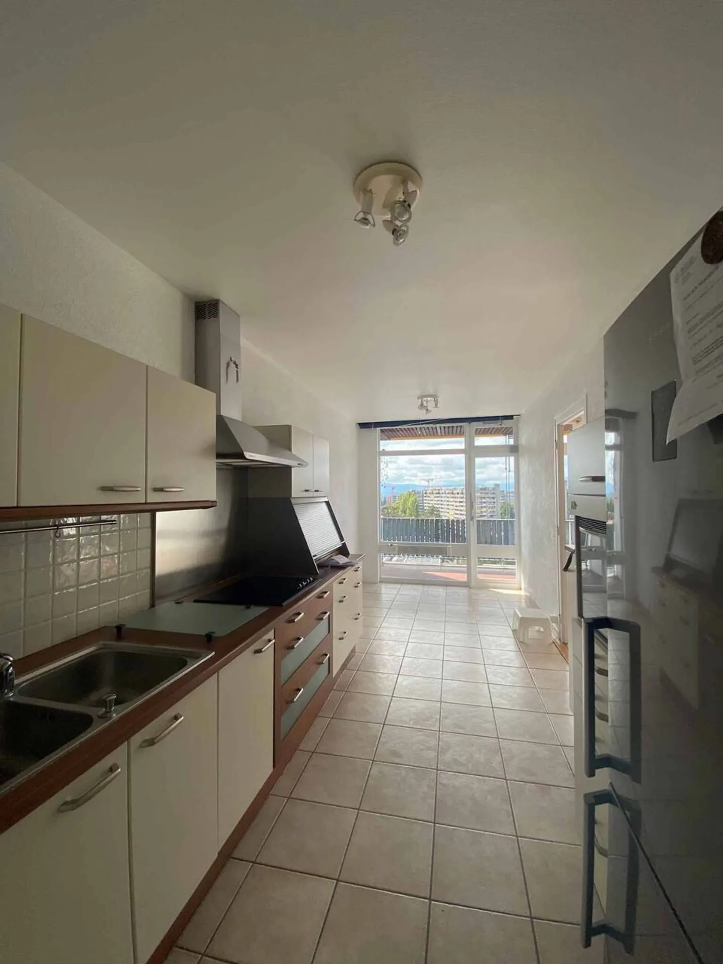 APPARTAMENTO DI 3 STANZE - Foto 10 di 12