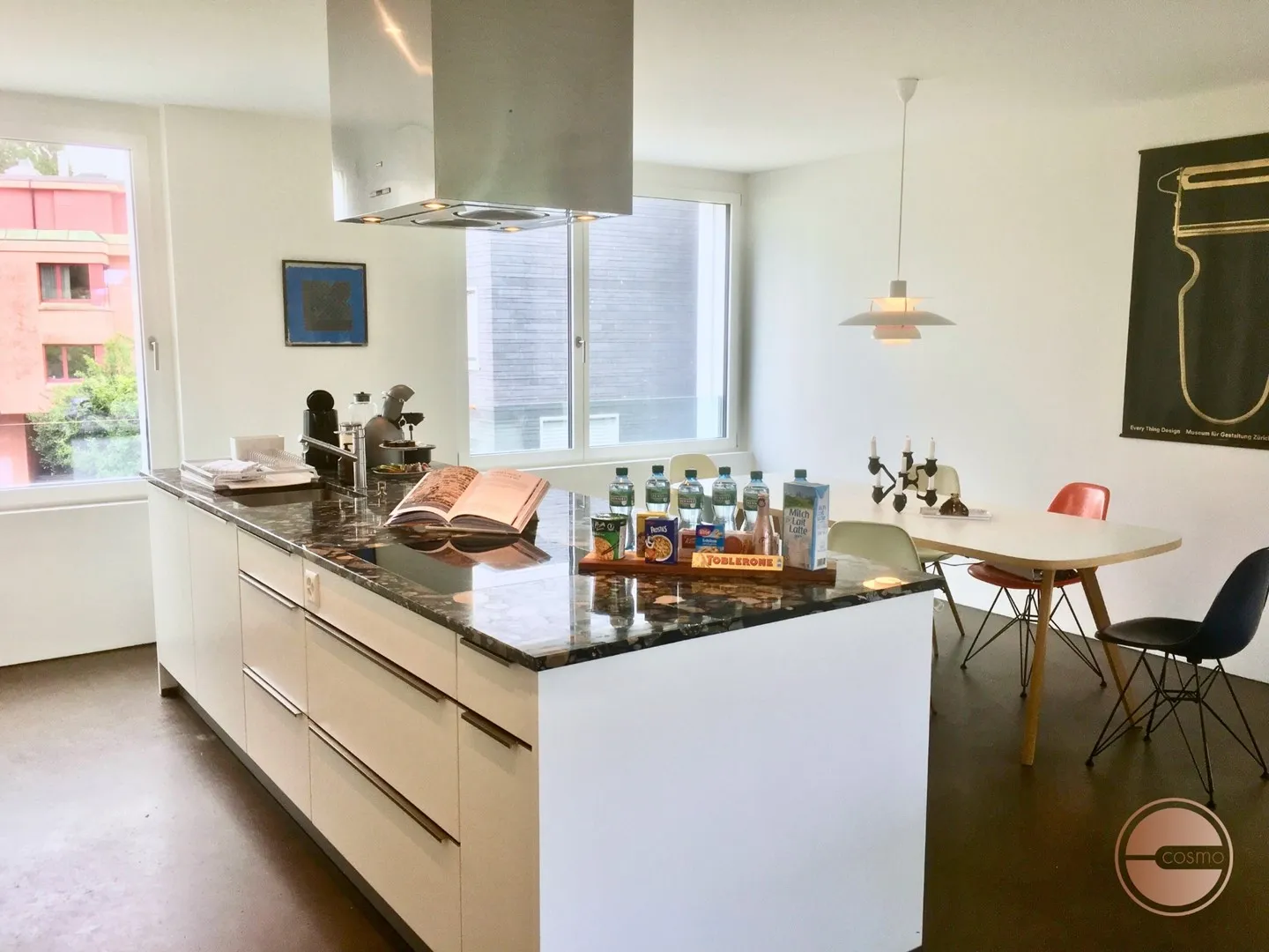 STILVOLLES 4.5 ZI. APARTMENT MITTEN IN DER STADT / STYLISH 4.5 ROOM APARTMENT IN THE MIDDLE OF CITY - Foto 8 von 15