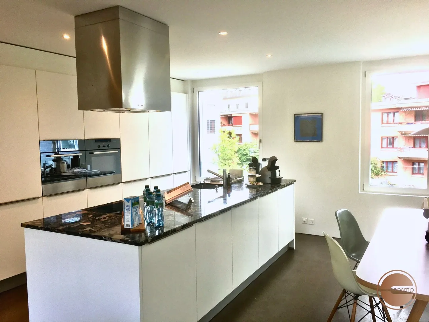 STILVOLLES 4.5 ZI. APARTMENT MITTEN IN DER STADT / STYLISH 4.5 ROOM APARTMENT IN THE MIDDLE OF CITY - Foto 9 von 15