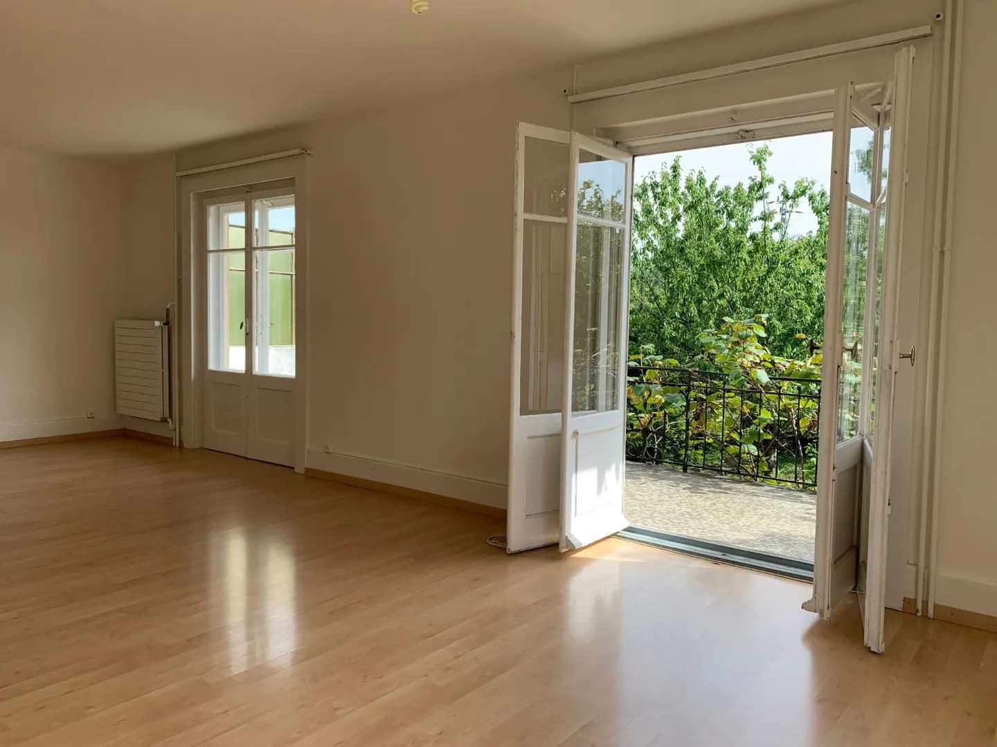 Detached villa with 4 rooms and garden - Photo 2 of 13