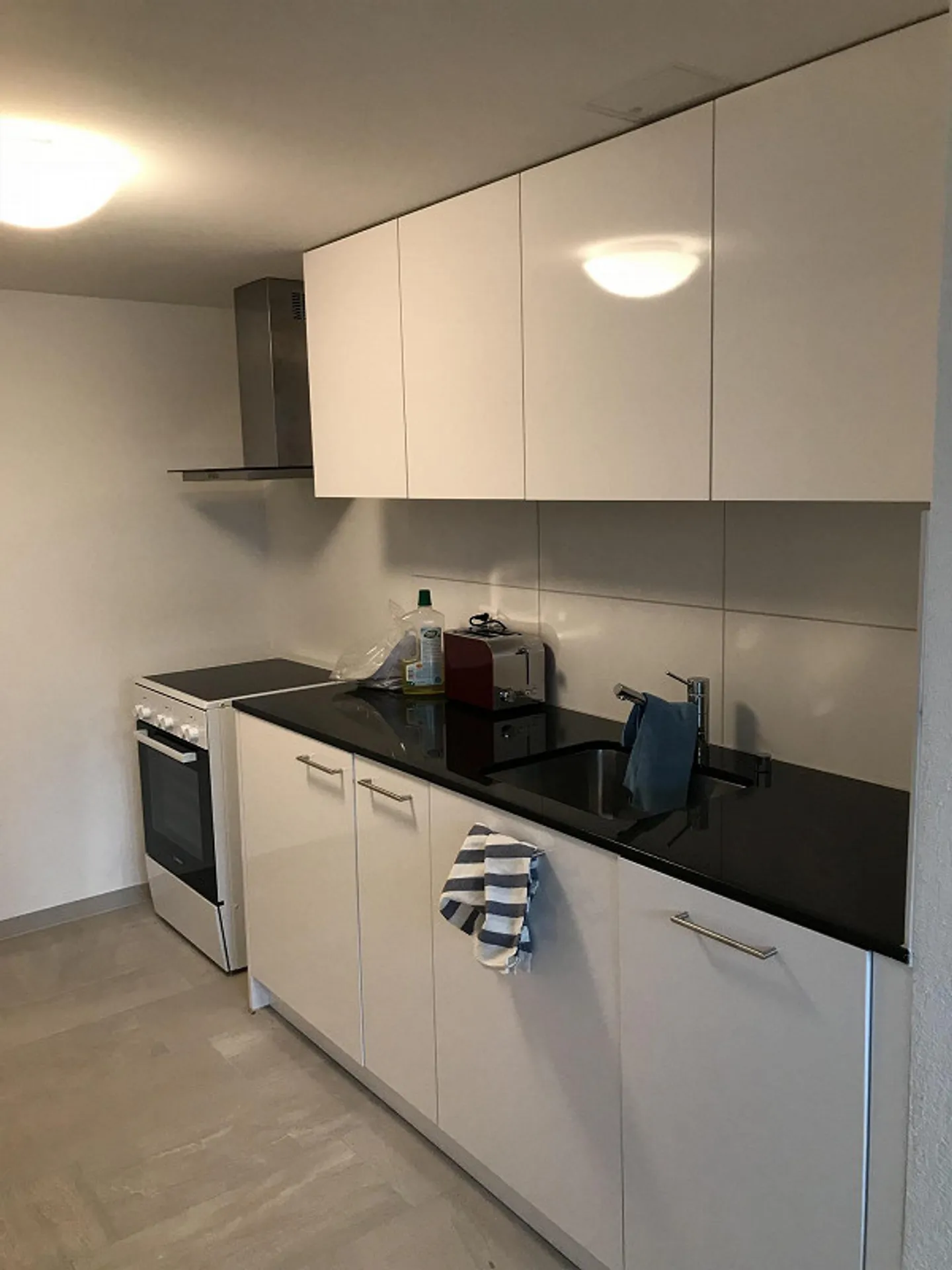 1.0 Room Apartment - Photo 2 of 8