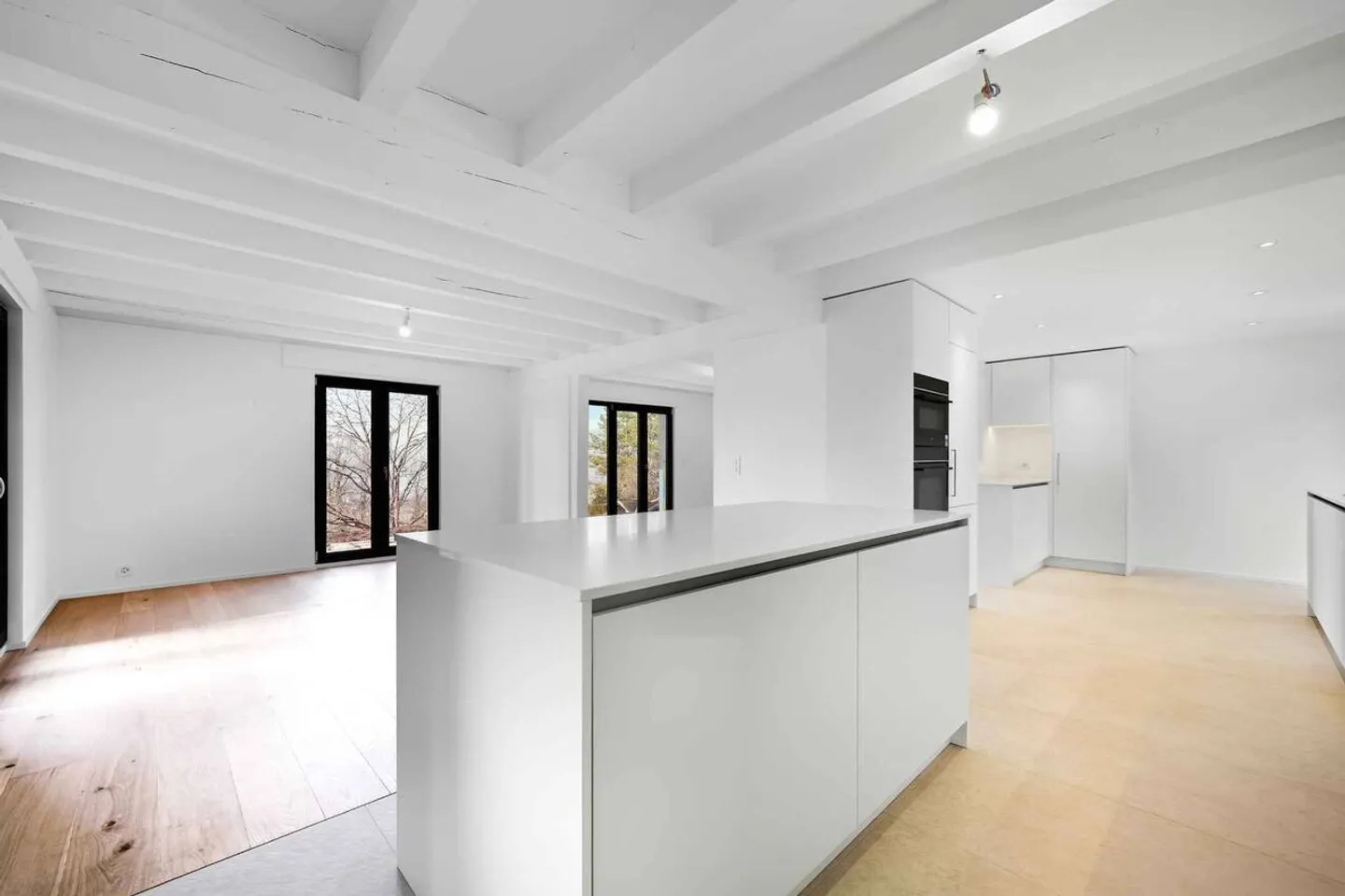 Charming Individual Villa - Photo 5 of 13