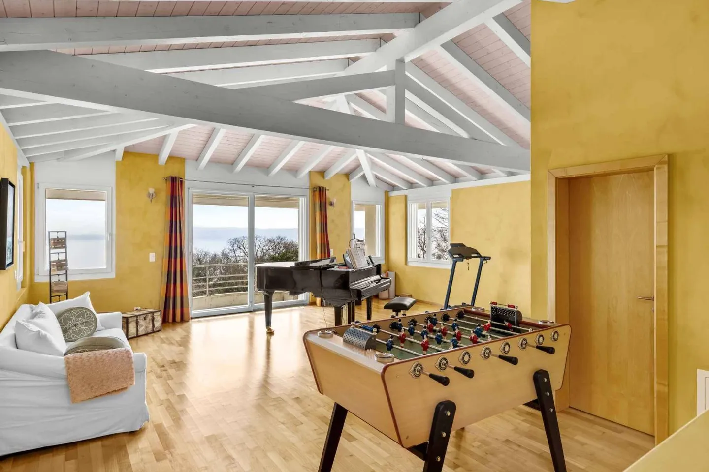 Zeitgenössische Villa mit Pool und Panoramablick - Foto 6 von 9