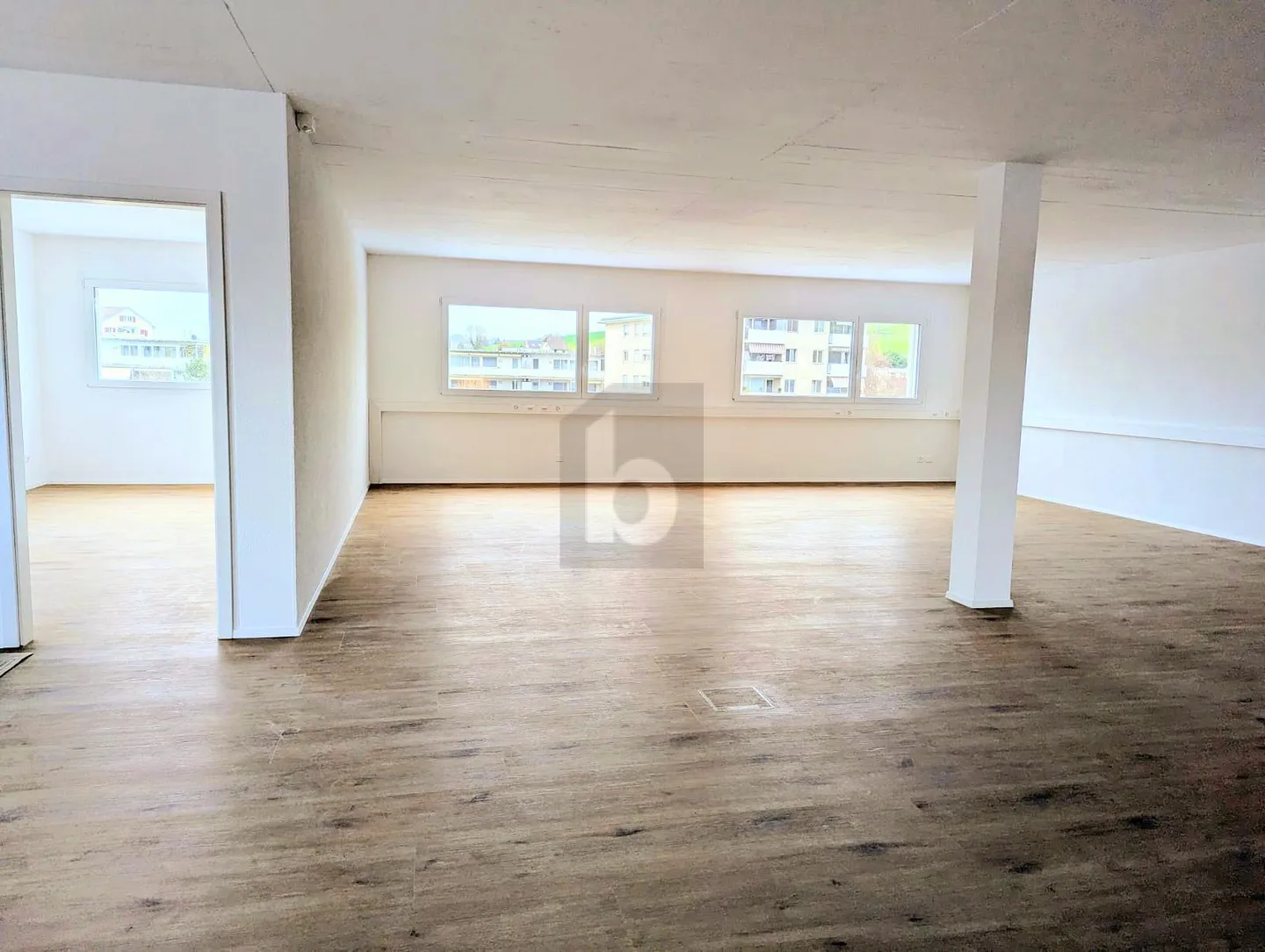 Spazio ufficio in affitto - Foto 2 di 6