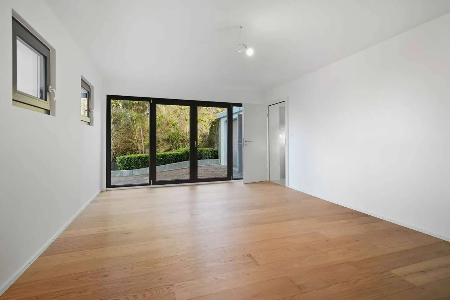 Charming Individual Villa - Photo 7 of 13