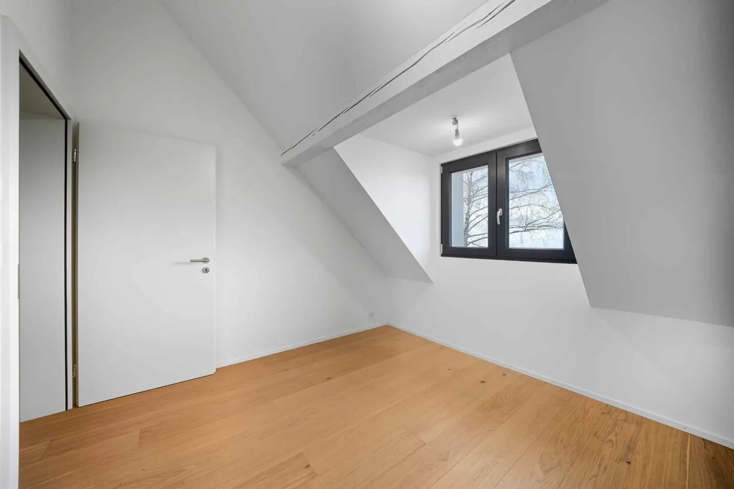 Charming Individual Villa - Photo 9 of 13