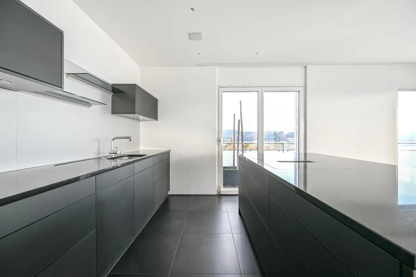 Exclusive penthouse apartment with mountain view - Photo 2 of 7