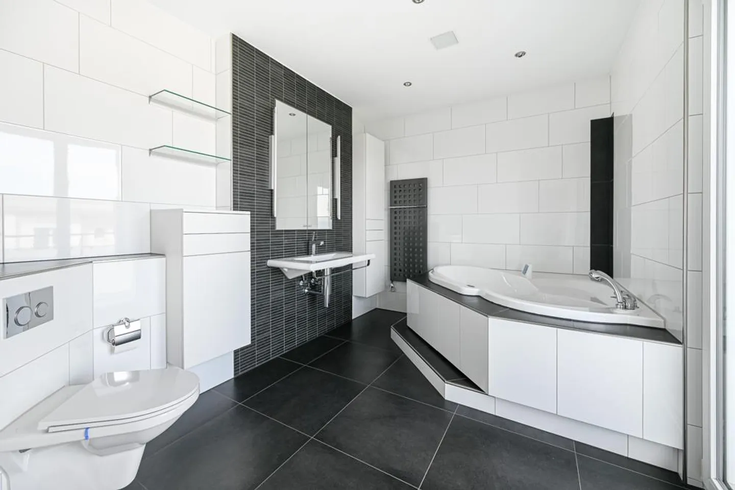 Exclusive penthouse apartment with mountain view - Photo 3 of 7