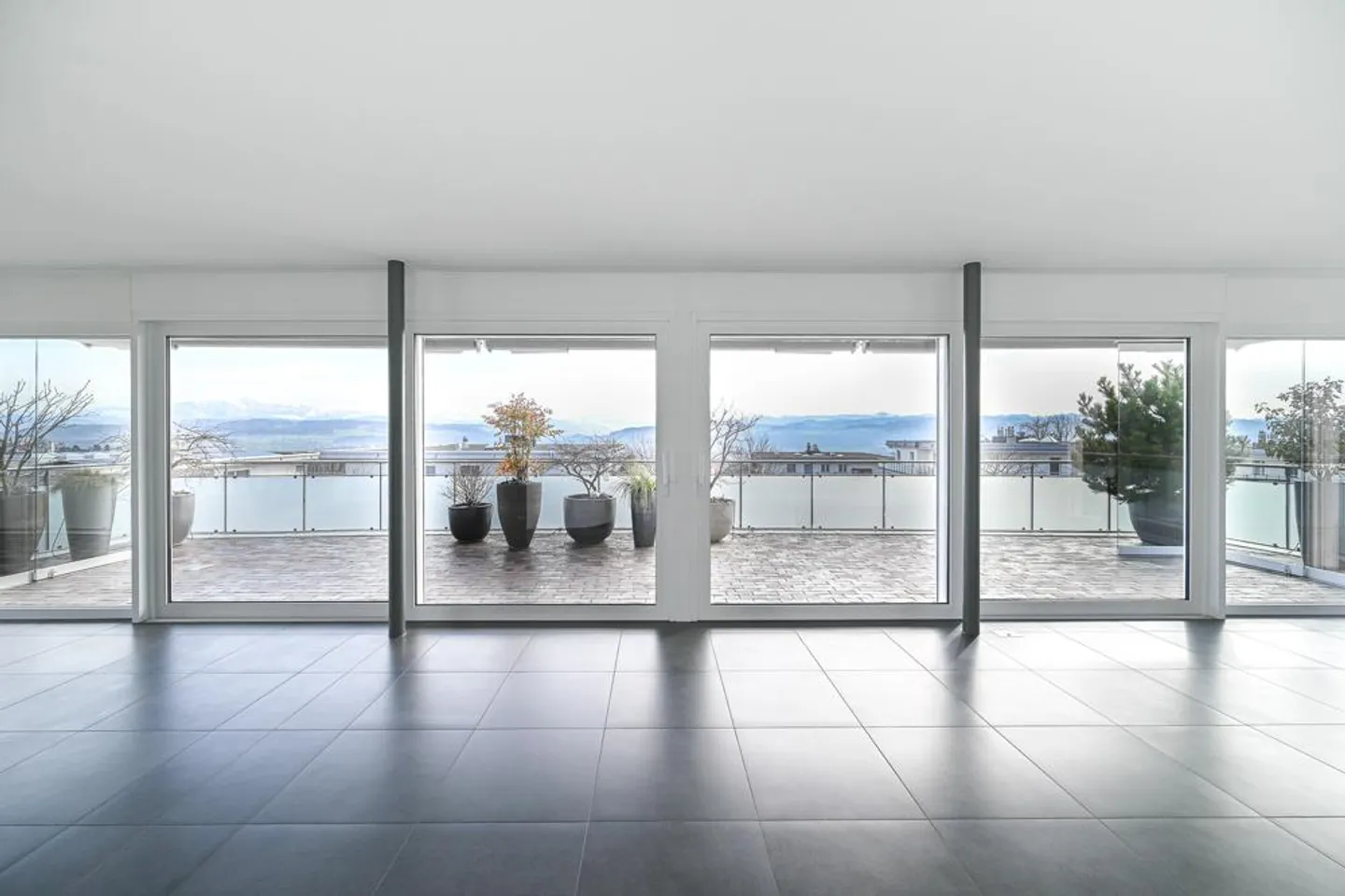 Exclusive penthouse apartment with mountain view - Photo 5 of 7