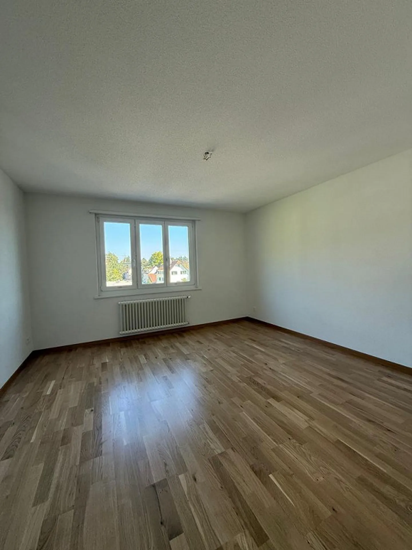 Modern 3.5-room apartment on the 3rd floor with two balconies - Photo 5 of 12