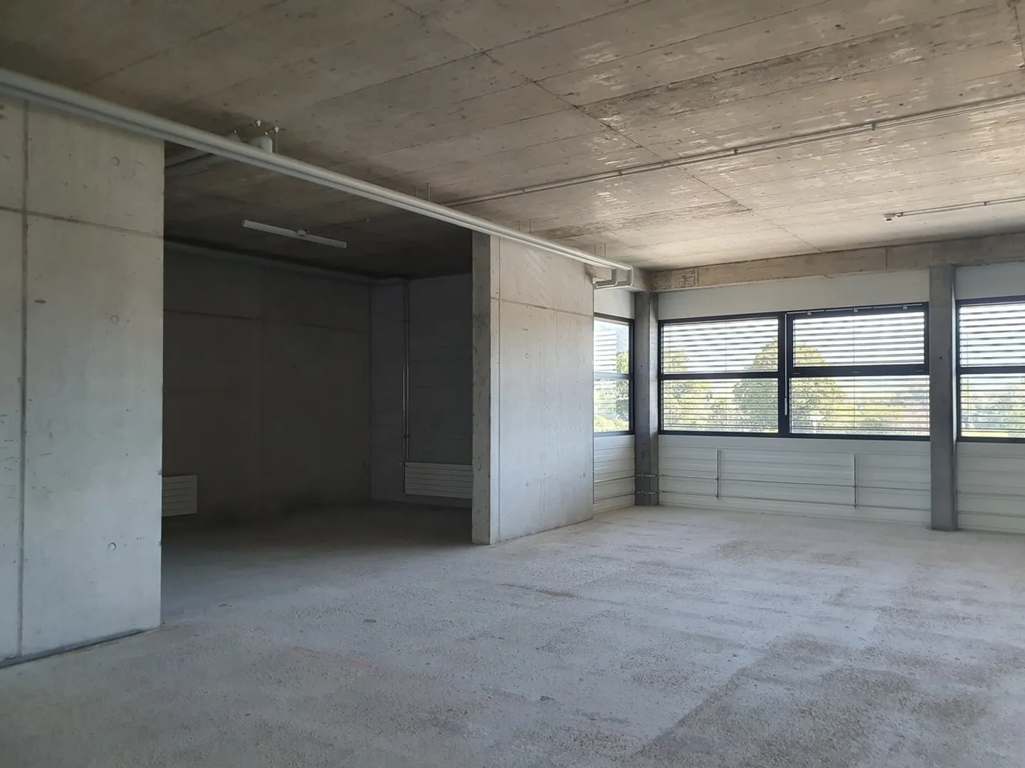 Sales/Office Space of 682 m2 for Rent - Photo 3 of 8
