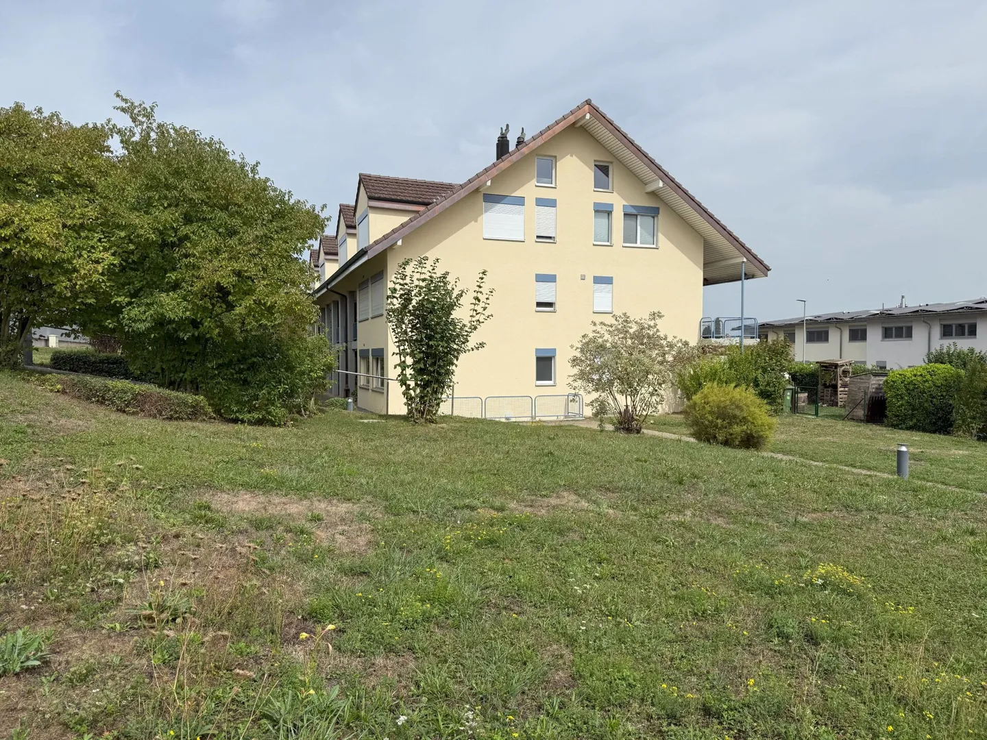 Appartamento attico di 5,5 stanze con 139 m2 di superficie abitabile netta, molta luce solare e vista panoramica attraente - Foto 2 di 21