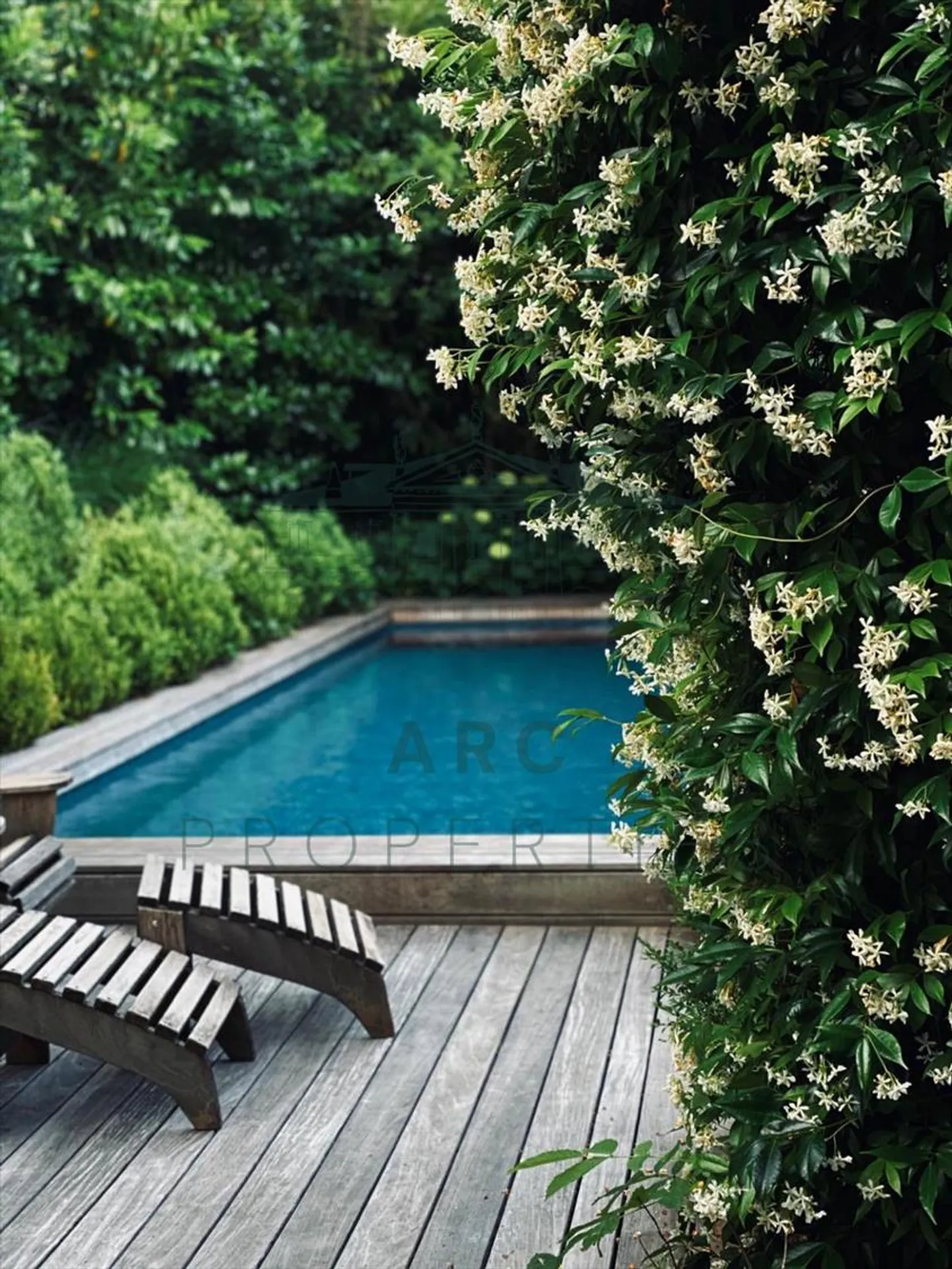 VÉSENAZ - VILLA INDIVIDUELLE AVEC PISCINE - Photo 2 sur 2