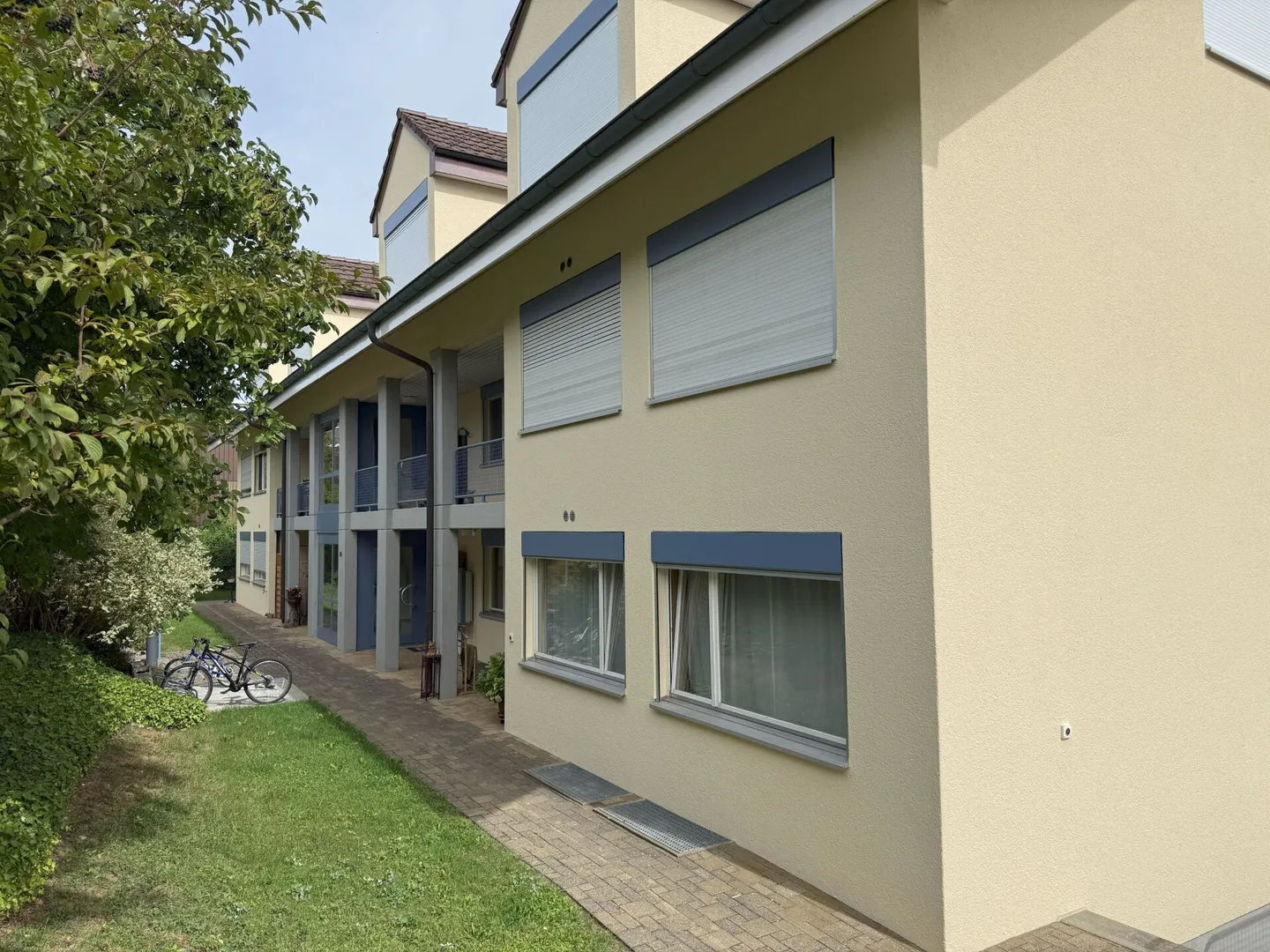 Appartamento attico di 5,5 stanze con 139 m2 di superficie abitabile netta, molta luce solare e vista panoramica attraente - Foto 3 di 21