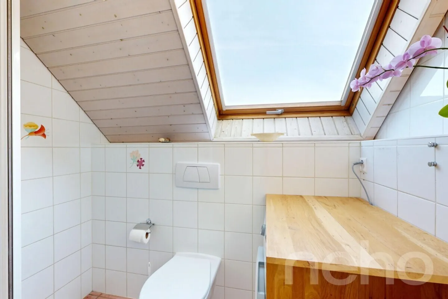 Charmanter Dachgeschoss-Duplex mit 4,5 Zimmern, hell und geräumig in Gland. - Photo 11 of 12
