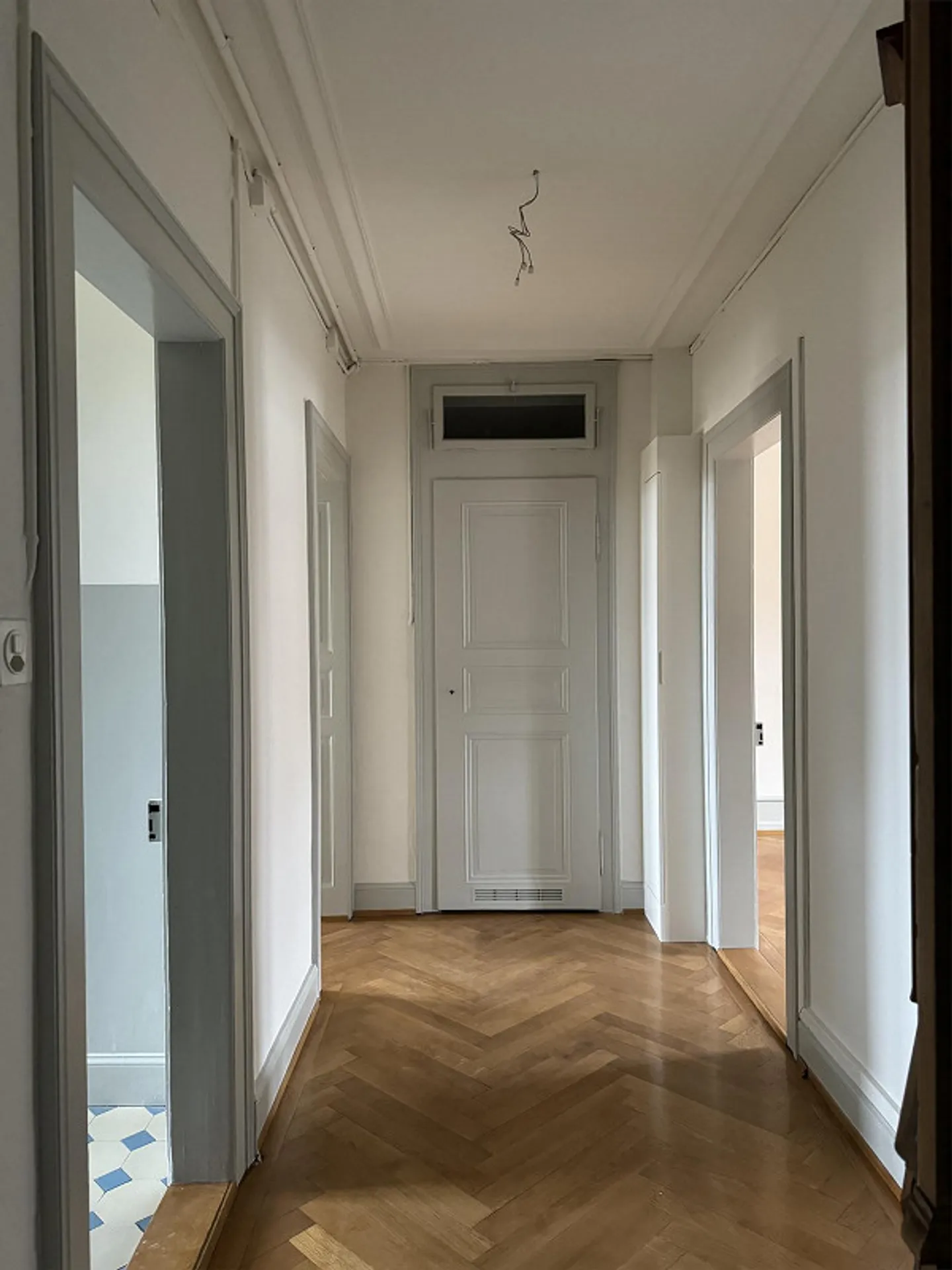 Basel - Gundeldingen. Old Building Apartment 86 m2 in Monument - Photo 4 of 13