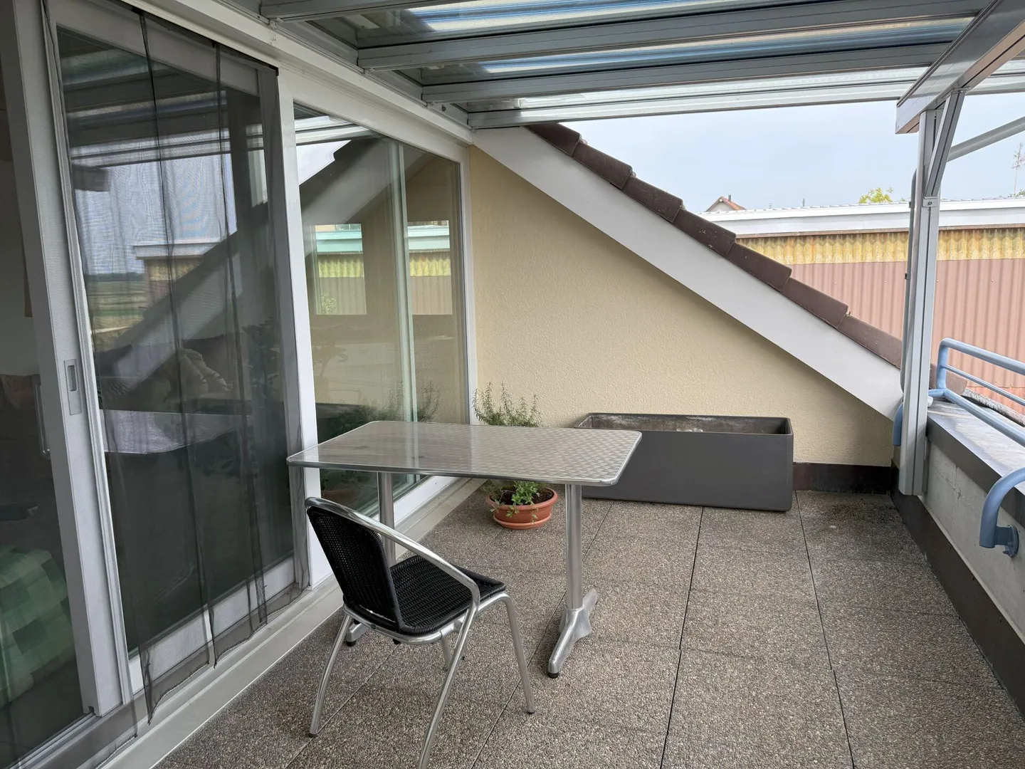 Appartamento attico di 5,5 stanze con 139 m2 di superficie abitabile netta, molta luce solare e vista panoramica attraente - Foto 11 di 21