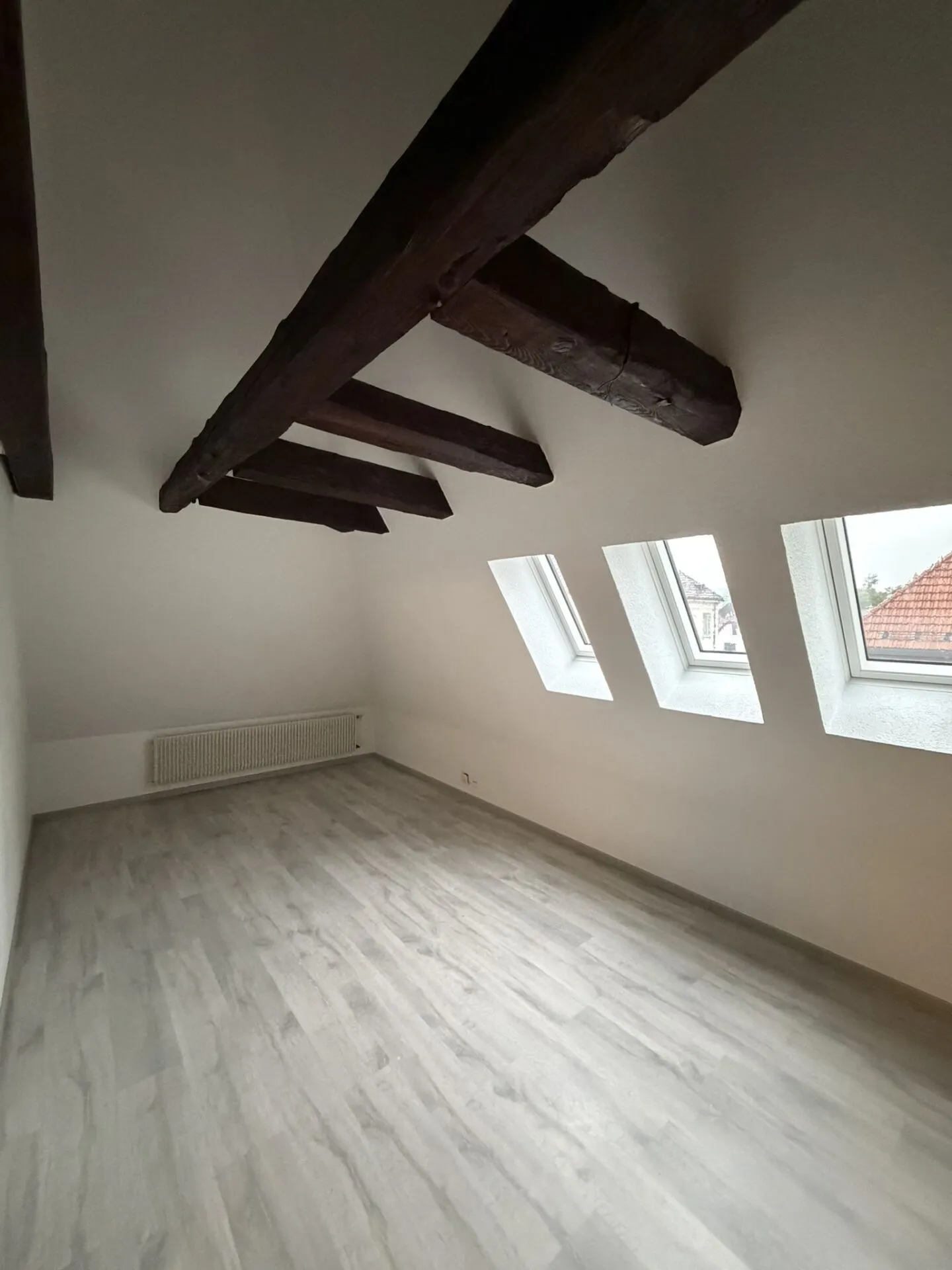 Le Locle, bel appartamento ristrutturato di 2,5 locali - Foto 2 di 4