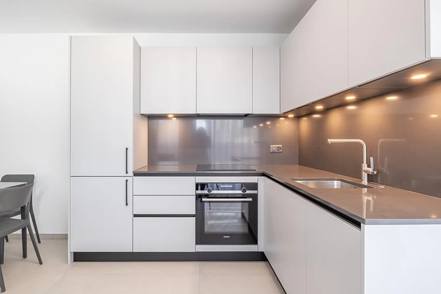 MODERN STUDIO IN SOLDUNO - Photo 2 of 10