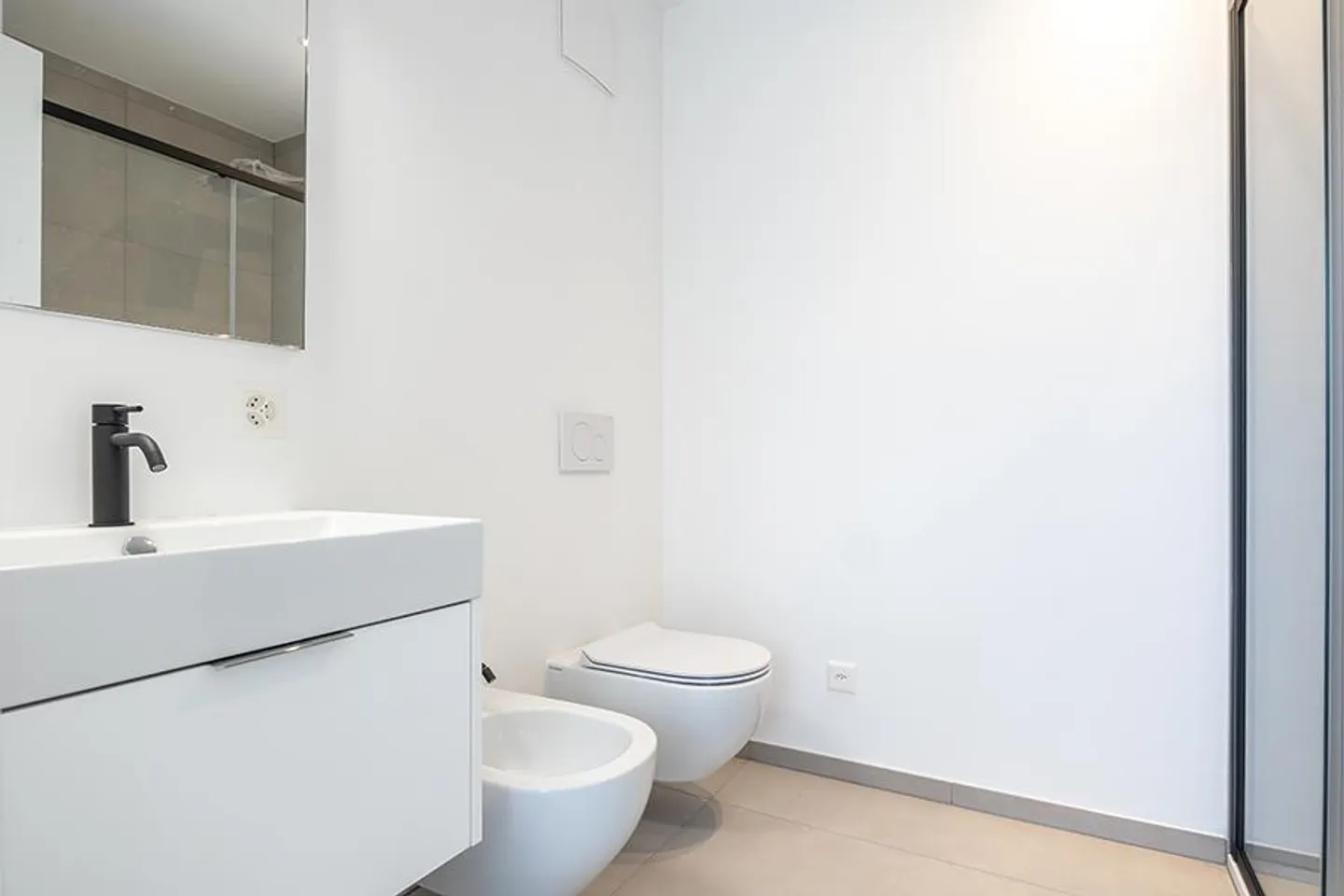 MODERN STUDIO IN SOLDUNO - Photo 8 of 10