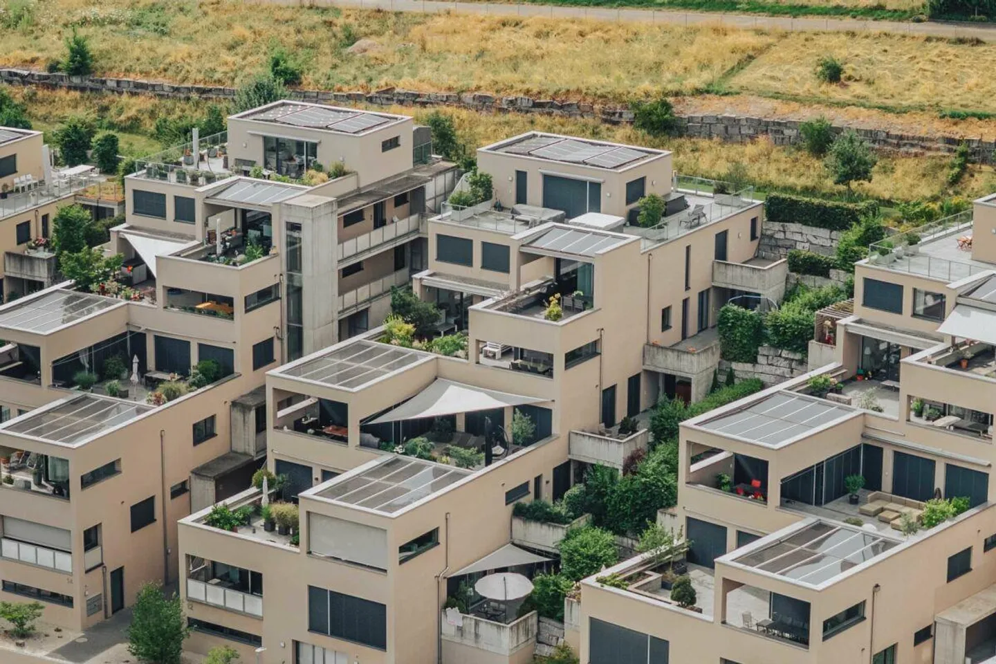 Exclusive 6.5-Room Terrace Apartment with Alpine View - Photo 4 of 21