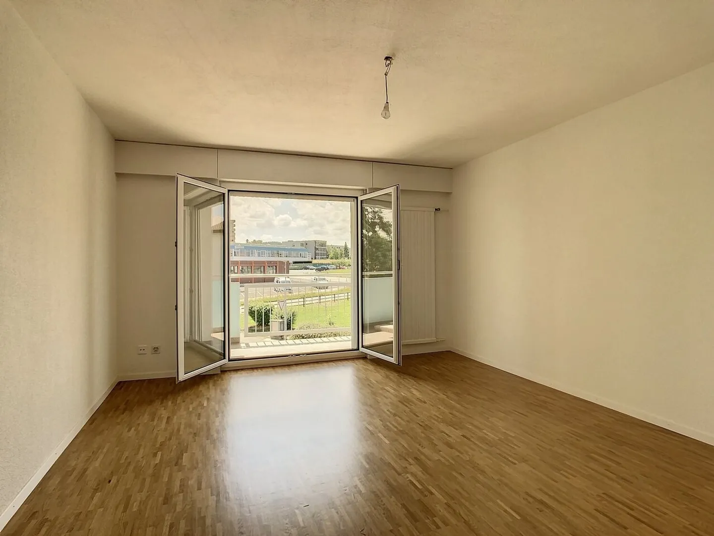 FULLY RENOVATED STUDIO IN 2023 - Photo 4 of 6