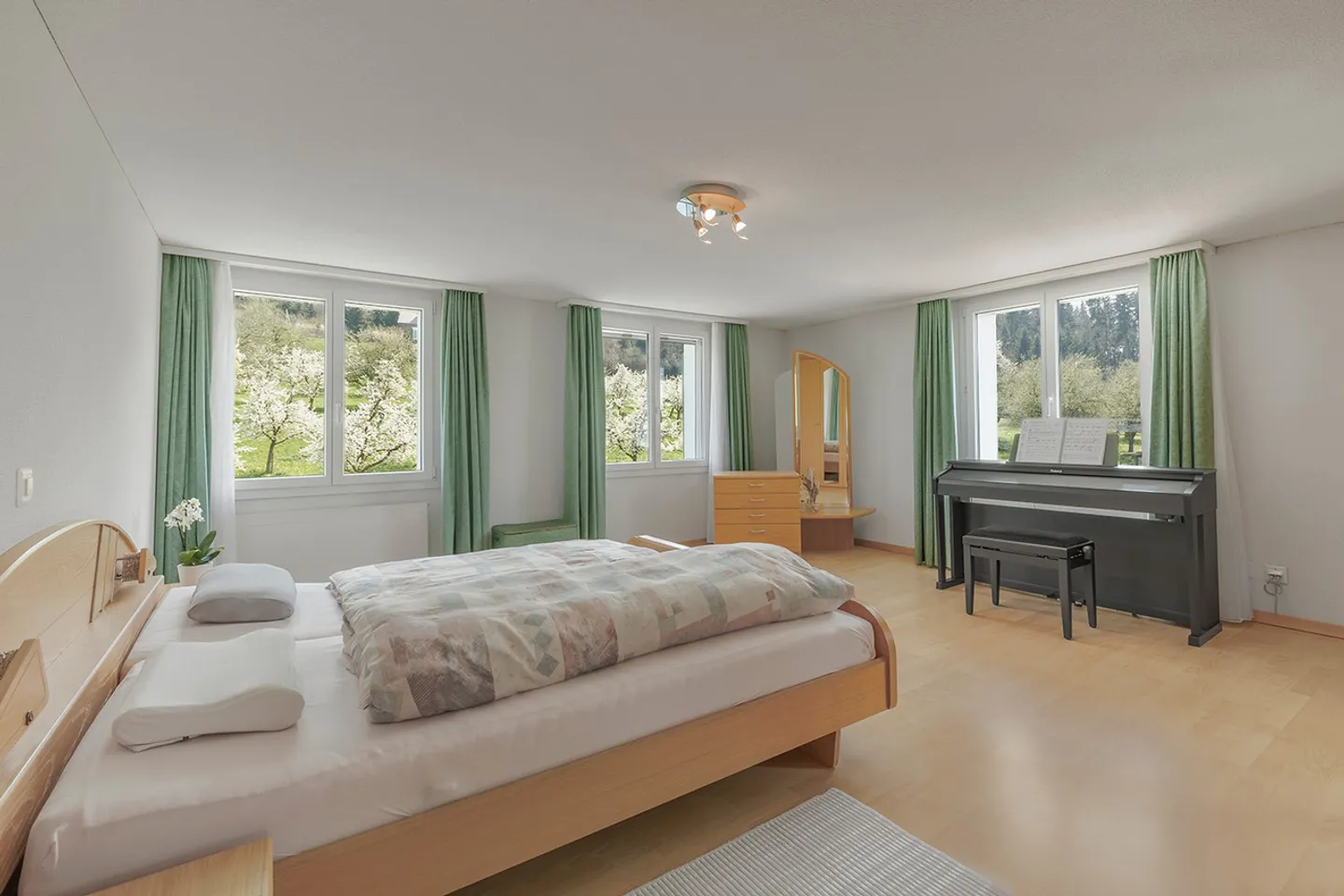 Sonnenverwöhnte Wohnung mit Garten - Foto 4 von 8