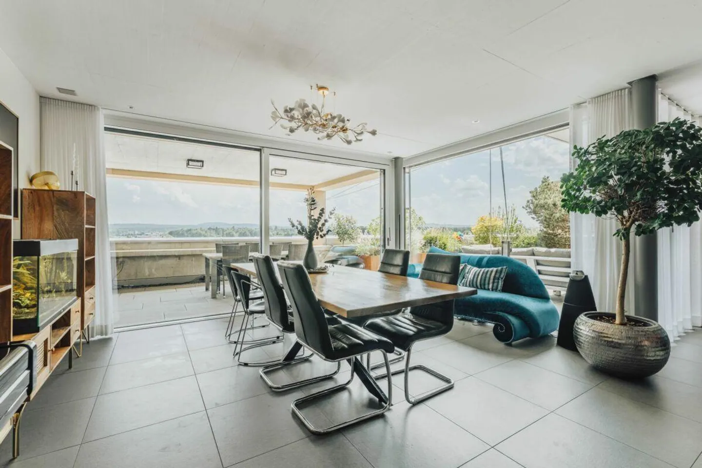 Exclusive 6.5-Room Terrace Apartment with Alpine View - Photo 9 of 21