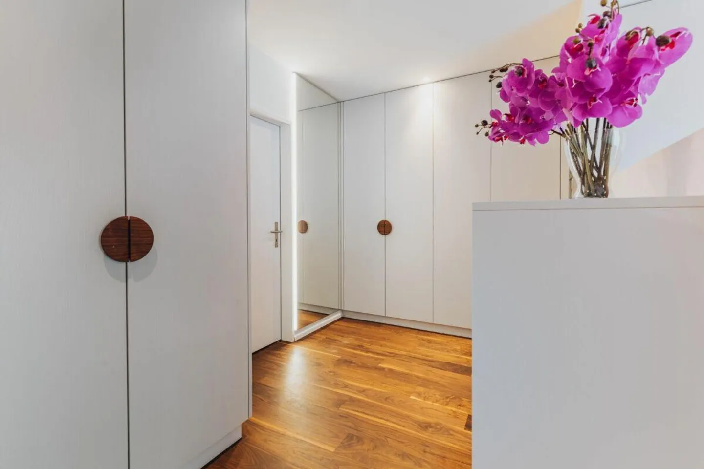 Exclusive 6.5-Room Terrace Apartment with Alpine View - Photo 11 of 21