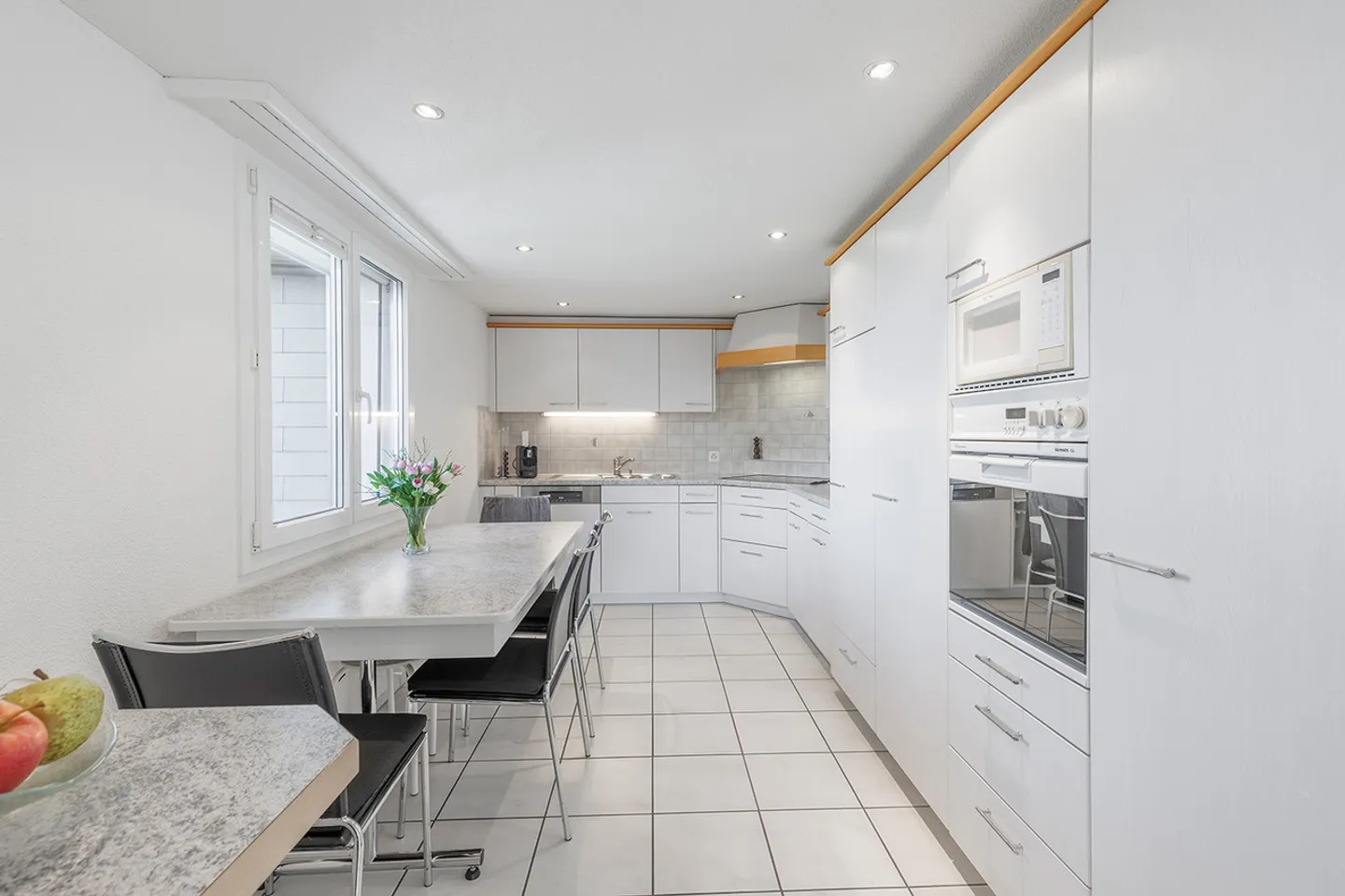 Sonnenverwöhnte Wohnung mit Garten - Foto 2 von 8