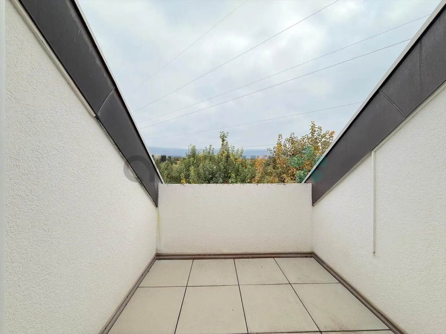 Charmantes Dachgeschosswohnung mit freier Sicht - Foto 9 von 10