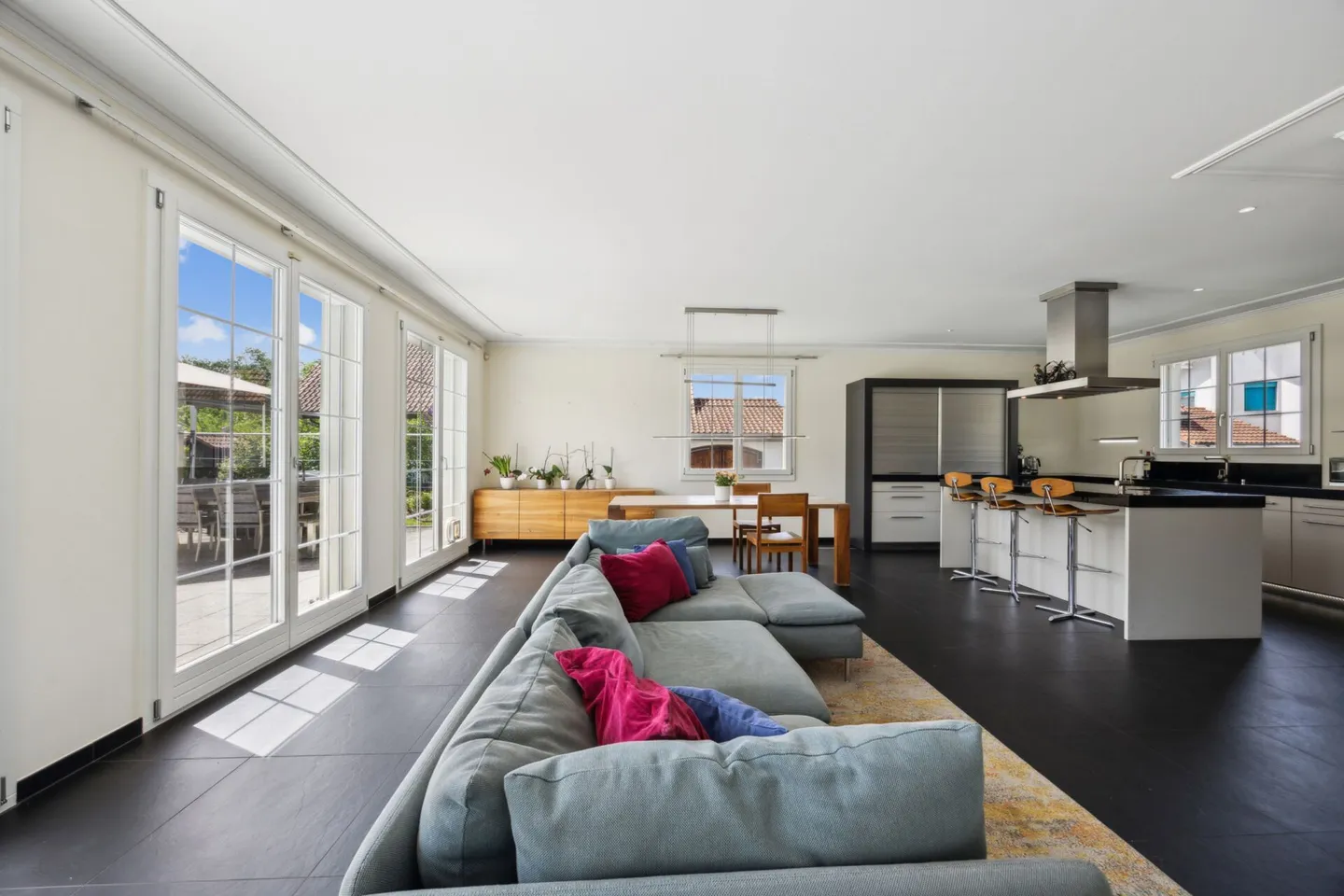 «10.5-Zimmer-Villa – Ländliche Eleganz mit Gästehaus» - Foto 2 von 15