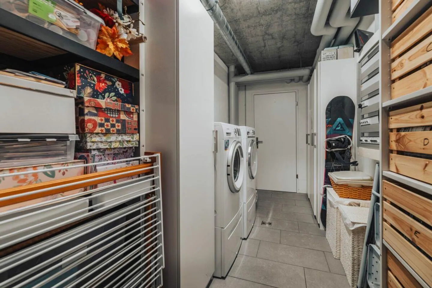 Exclusive 6.5-Room Terrace Apartment with Alpine View - Photo 19 of 21