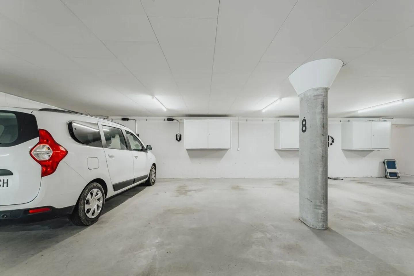 Exclusive 6.5-Room Terrace Apartment with Alpine View - Photo 20 of 21