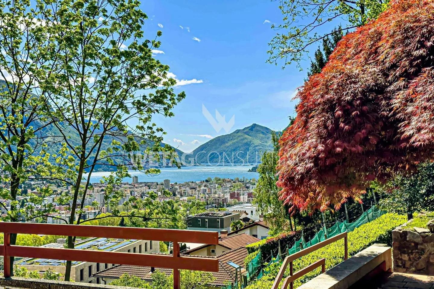 Lugano-Canobbio: villa in vendita con piscina e vista sul lago di Lugano... - Foto 2 di 13