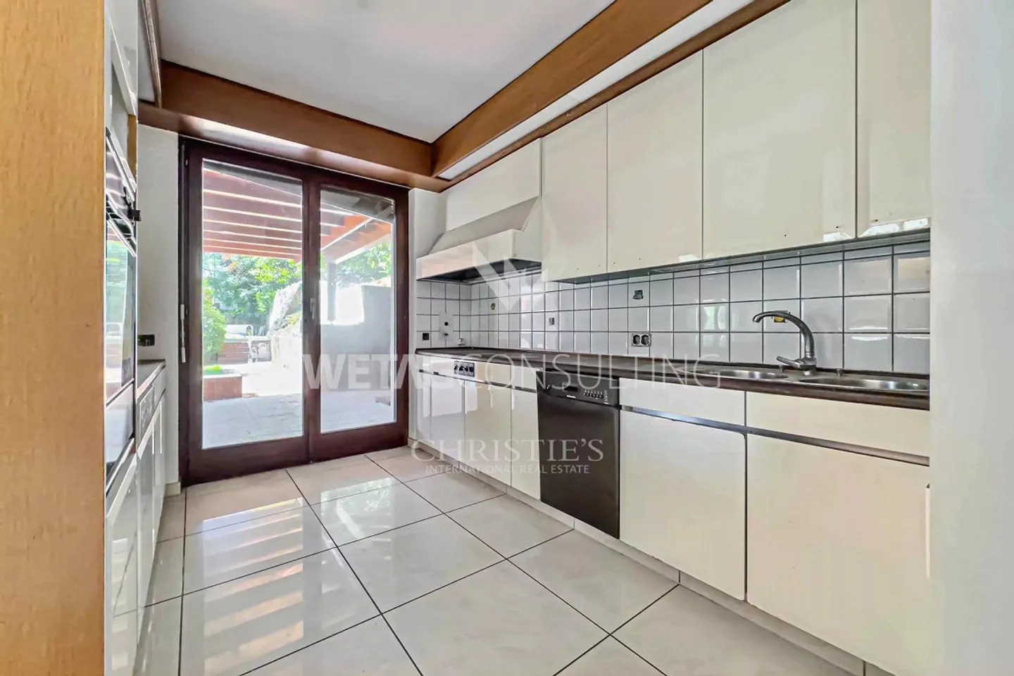 Lugano-Canobbio: villa in vendita con piscina e vista sul lago di Lugano... - Foto 4 di 13
