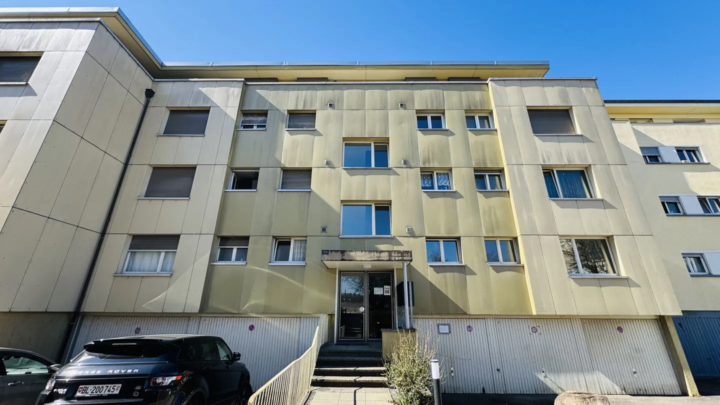 Appartamento 4 locali ben tenuto al piano rialzato con balcone disponibile immediatamente - Foto 11 di 11