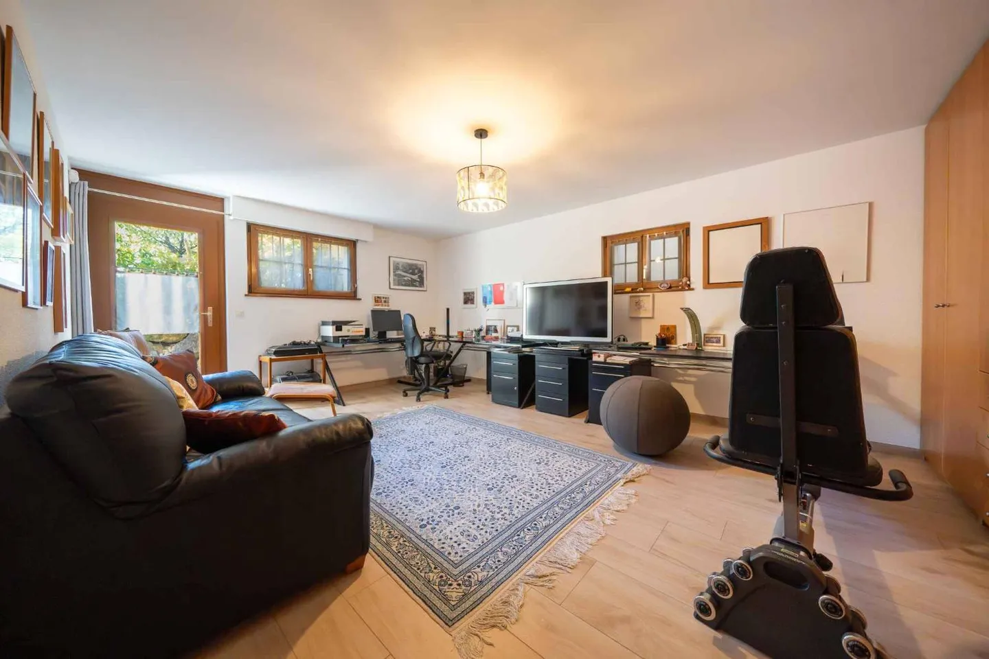 Magnifica villa singola con 6,5 camere, terrazze e giardino - Foto 9 di 12