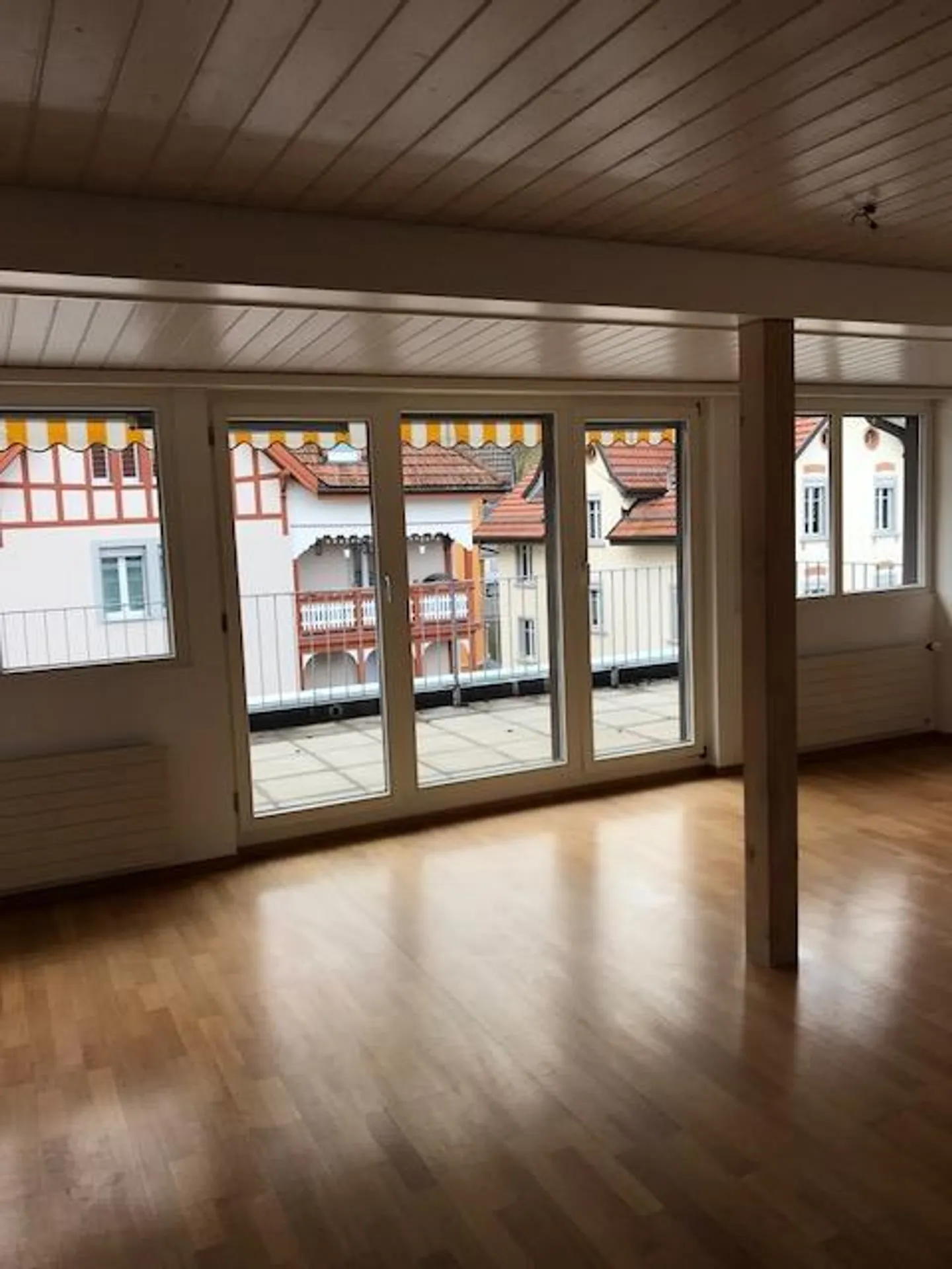 Helle 5-Zimmerwohnung mit Terrasse - Foto 13 von 15