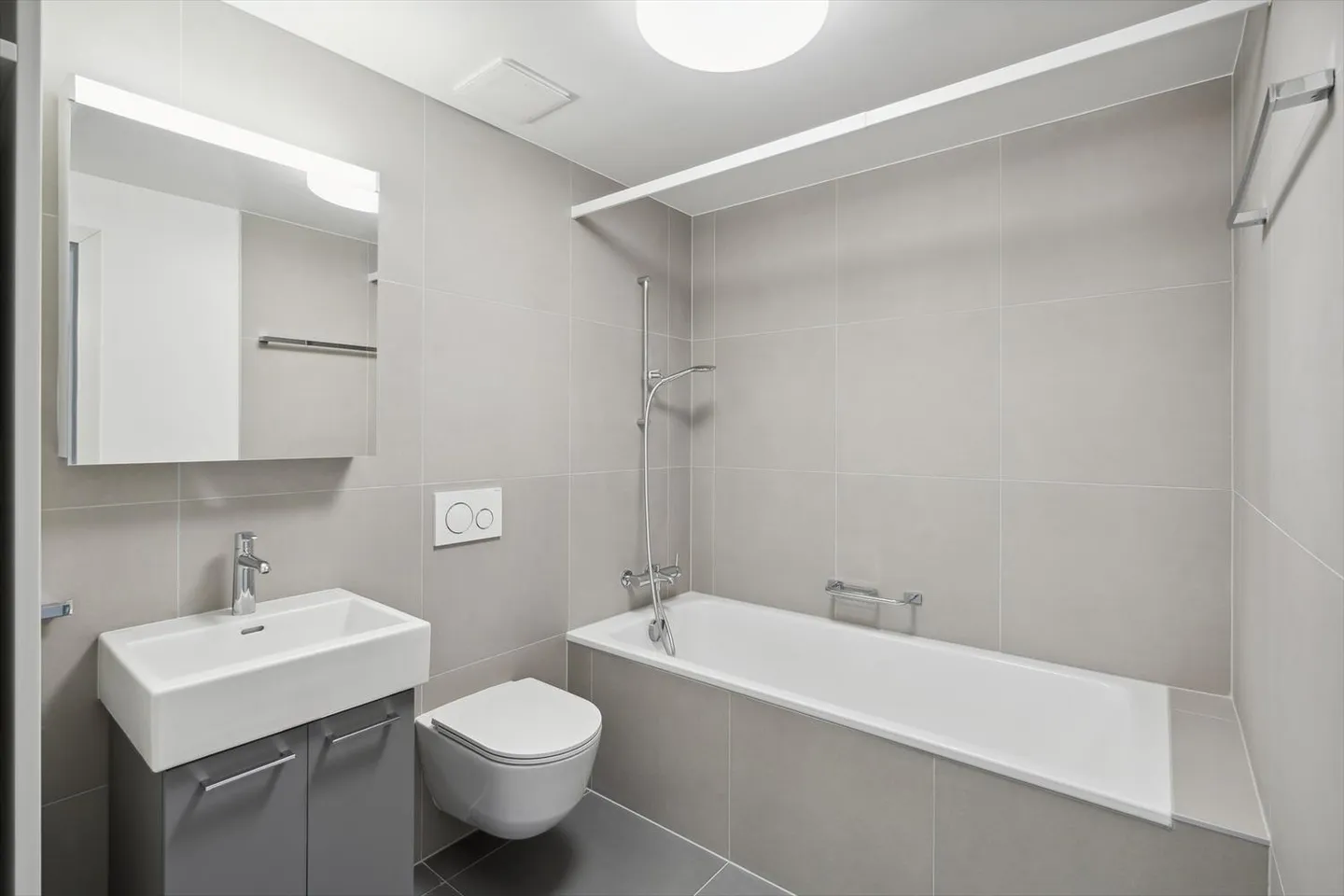 Superb new apartment 3.5 rooms of 80m2 near the city center - Photo 5 of 10