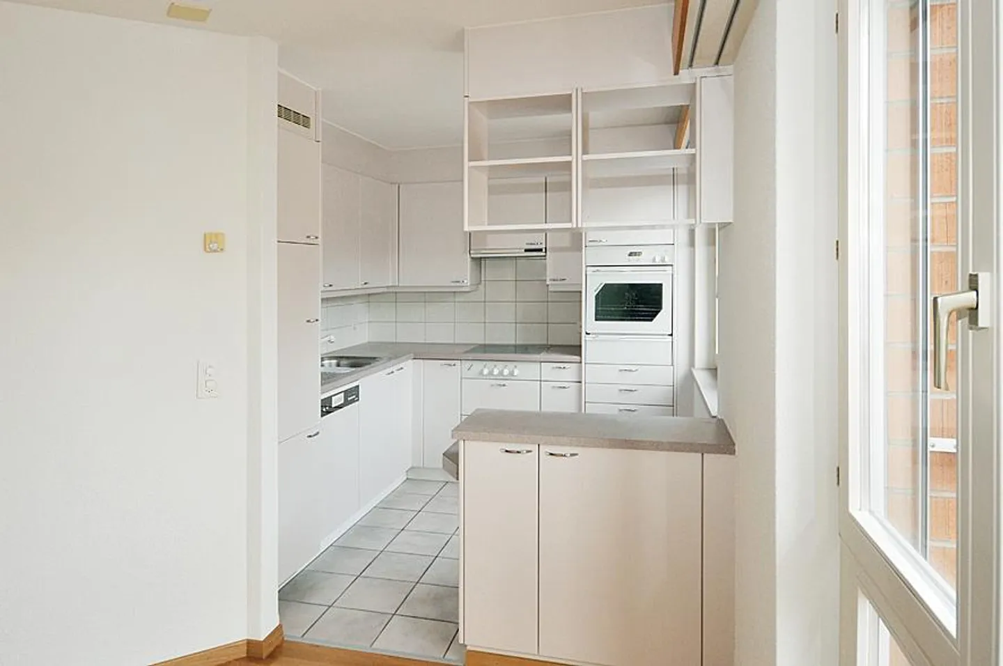 Bell'appartamento grande con camino! - Foto 3 di 8