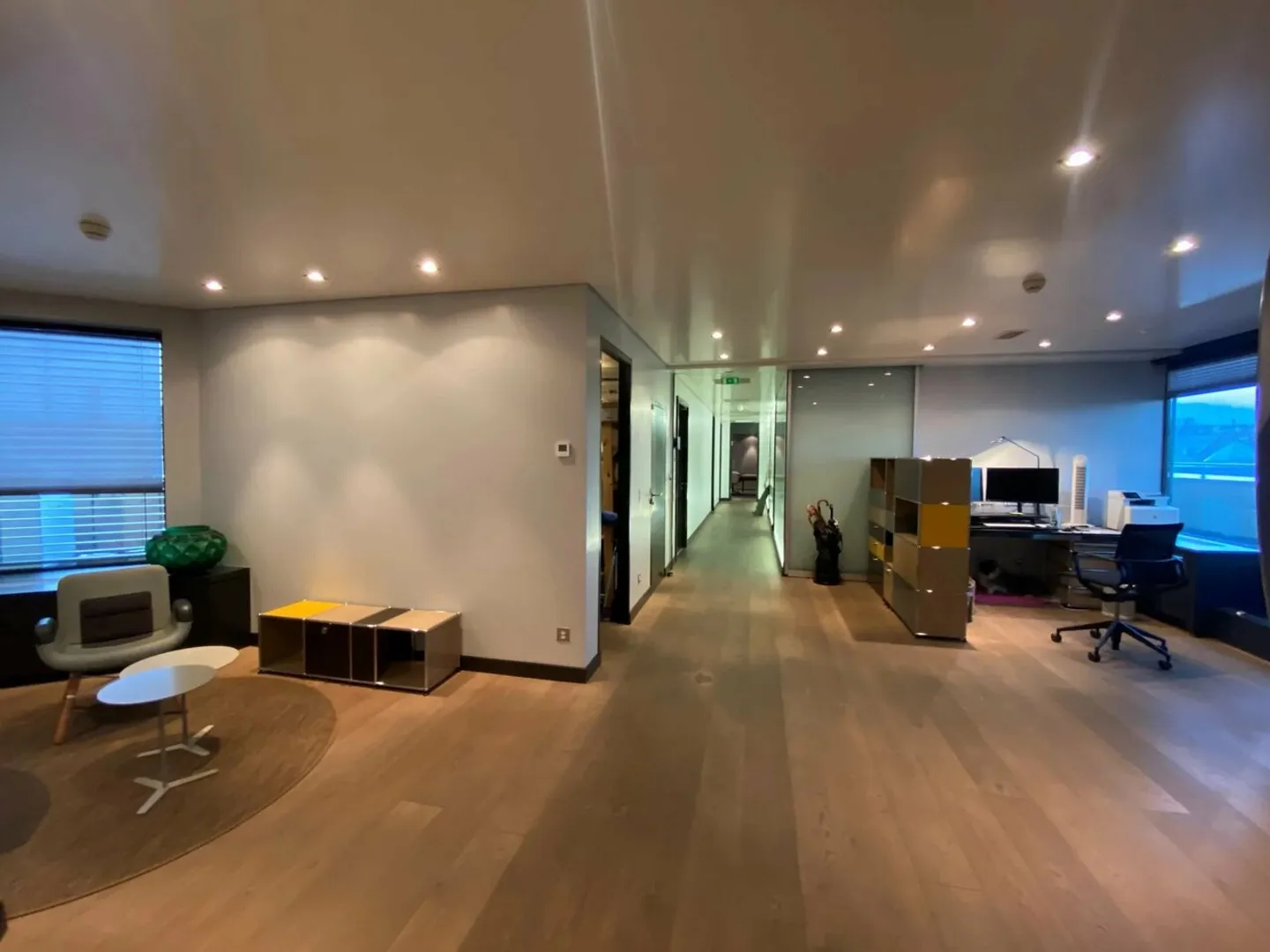 Superfici amministrative eccezionali in attico con terrazza privata - Foto 3 di 13