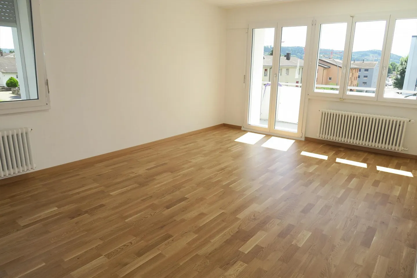 Living space for the whole family! - Photo 2 of 7