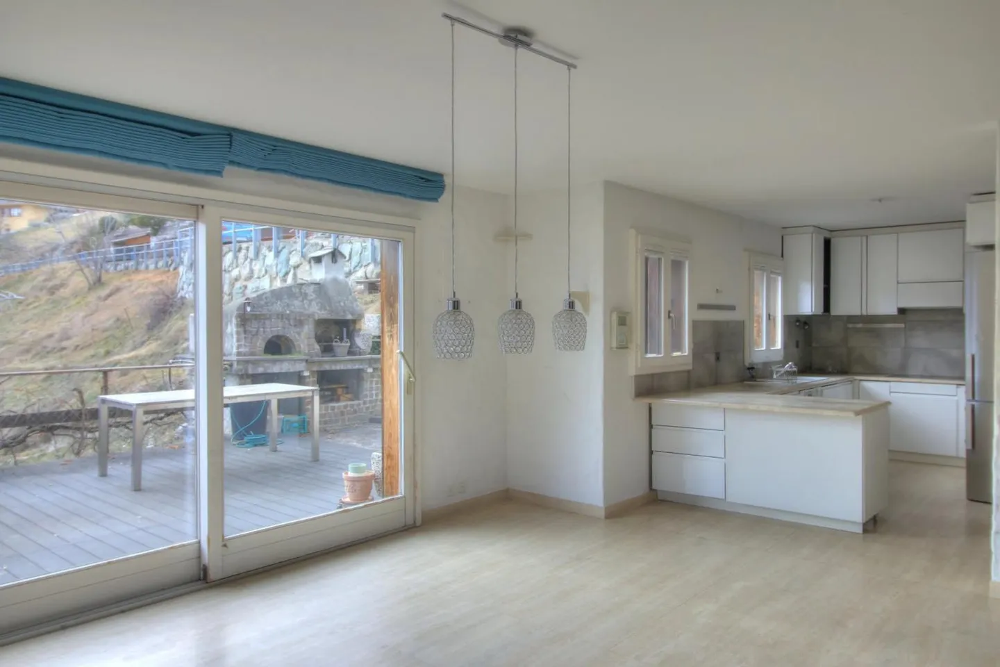 9-room House - Photo 1 of 13