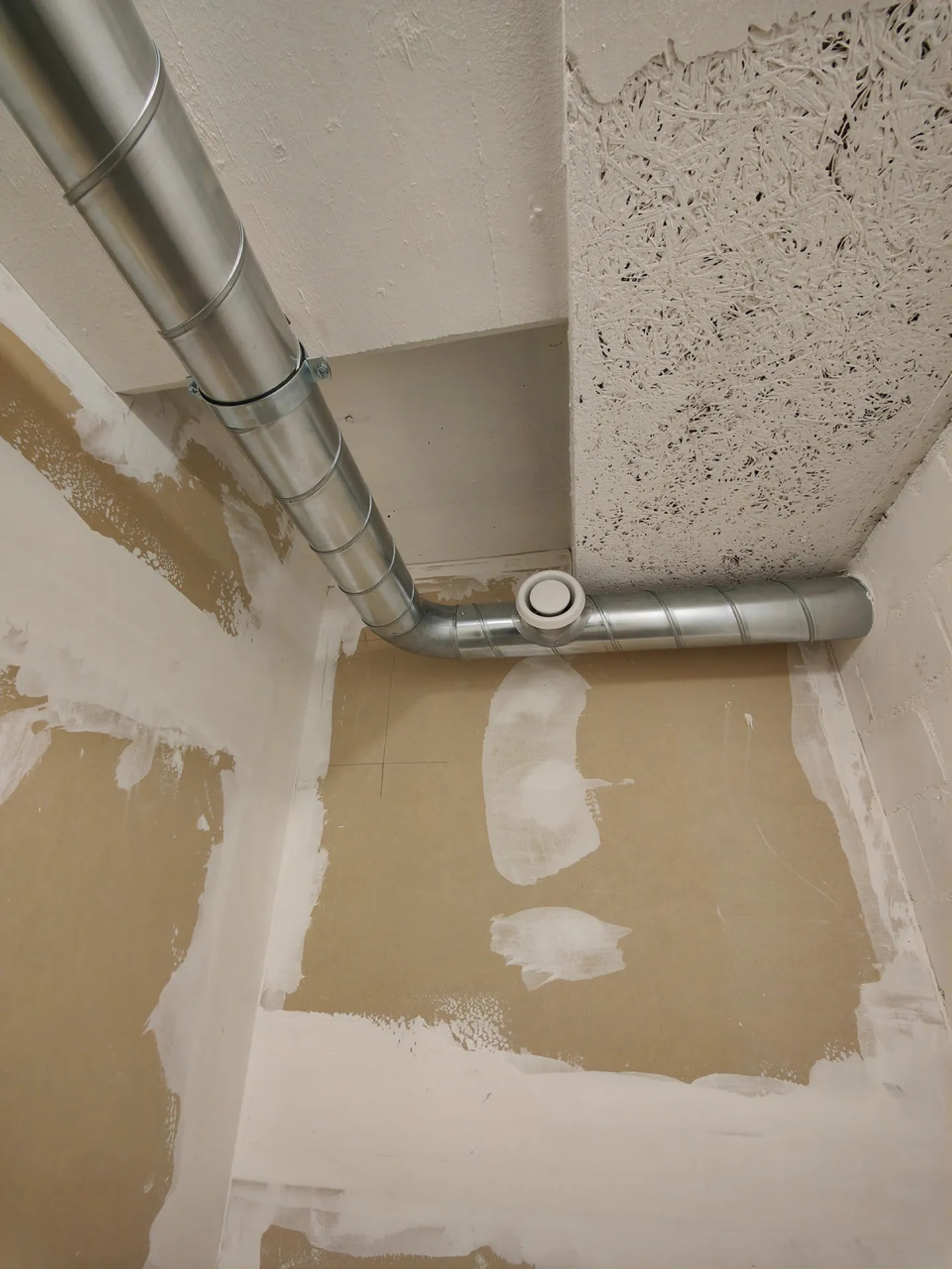 5m2 Salle de stockage Zurich District 7 - 5m2 Witikonerstrasse 15 - Photo 2 sur 7