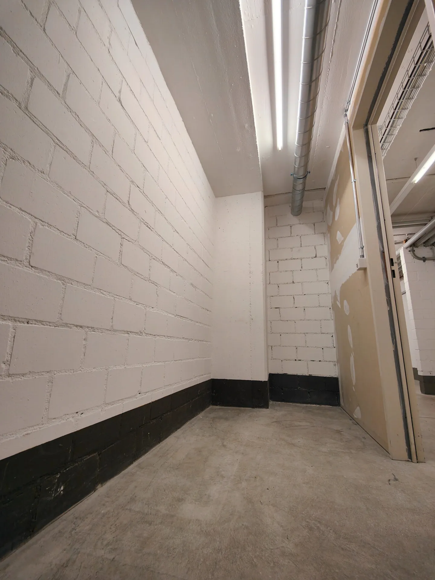 5m2 Salle de stockage Zurich District 7 - 5m2 Witikonerstrasse 15 - Photo 5 sur 7