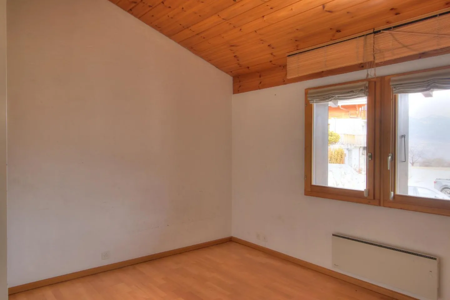 9-room House - Photo 6 of 13