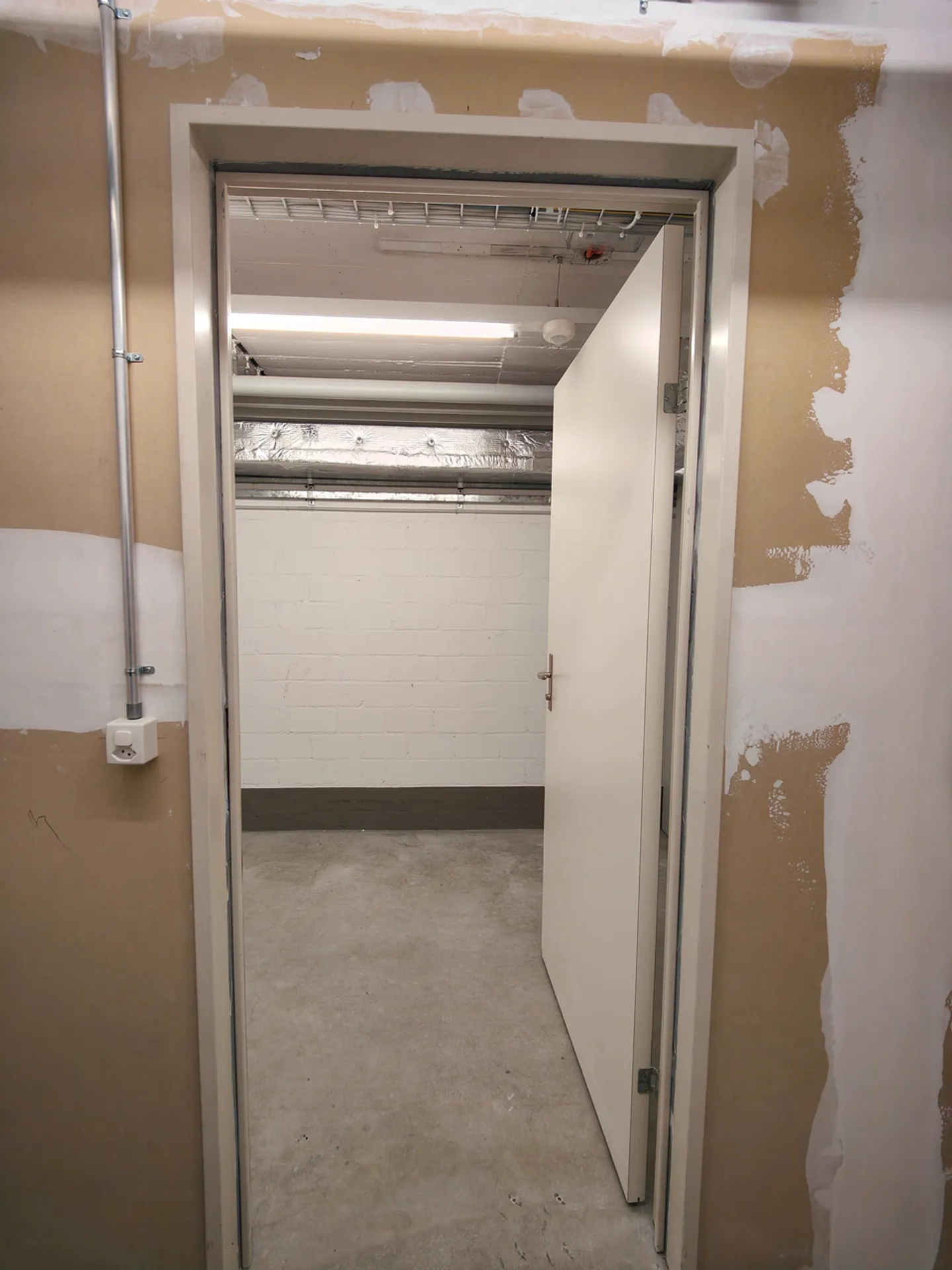 5m2 Salle de stockage Zurich District 7 - 5m2 Witikonerstrasse 15 - Photo 6 sur 7