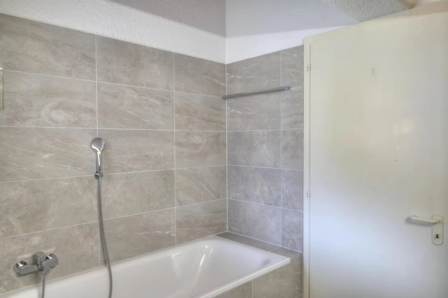 9-room House - Photo 10 of 13