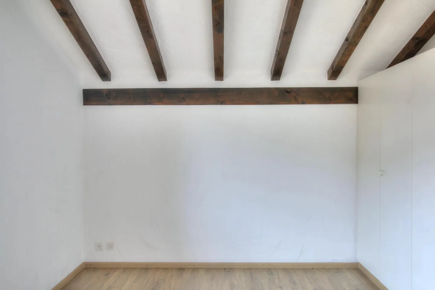 9-room House - Photo 11 of 13